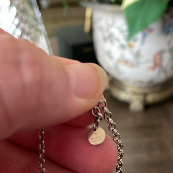 Gucci Interlocking Pendant Necklace NWOT - Picture 10 of 11
